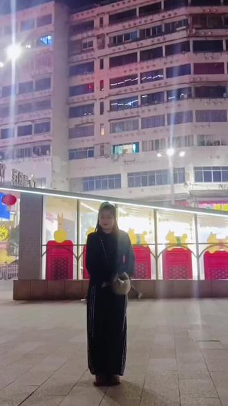 跳这支舞的时候
我多想喊一声:妈妈,饭做好了吗
…………
我再也听不到了#妈饭做好了吗 #32步循环跳 #跳舞可以忘记烦恼@