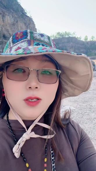 中山最后一滴蓝眼泪,南朗灯笼坑,又称为中山小西藏,因地势险峻,湖水碧绿而闻名内外,本期线路全程20分钟,适合亲子户外体验!
#爬山🧗