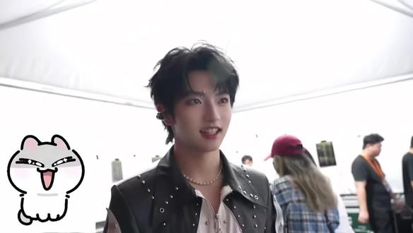 恩恩你是一只小猫🐱#穆祉丞 #大舌头