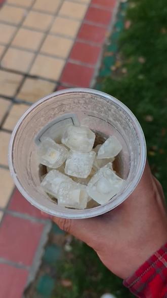 #瑞幸 #瑞幸冰块太多 瑞幸的冰块真多啊啊