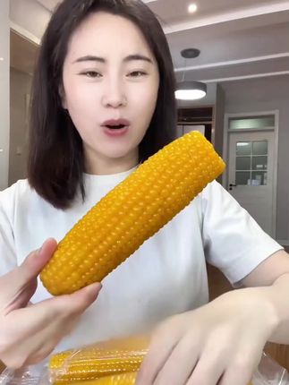 玉米抢疯了 等了半年的玉米终于有货了,包装升级,好可以试吃两根#家禾黏玉米 #温泉玉米 #粉丝优选