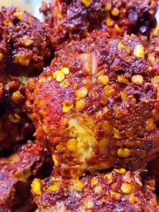 香辣味豆腐乳 #香辣味豆腐乳 #腐乳 #下饭菜 #太香啦 #好吃到停不下来 这个豆腐乳真的是太好吃了,它是我们湖南的特产。采用传统手工制作做的,吃起来特别香特别入味,而且一点也不齁咸。一口下去就像吃奶酪的感觉。真的好吃到停不下来啊!它是那种又香又辣超级下饭,这么好吃的豆腐乳千万不要错过了。@DOU+小助手