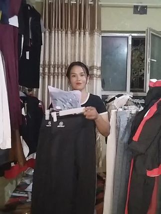 #我要上热们 #关注我 #抖音推广 #助手抖音 #服装时装爱美穿搭时尚潮流 @DOU+上热门 @DOU+小助手