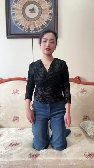 今天拍个变装,凑合看吧!我去缝裤裆了。#憋住不准笑