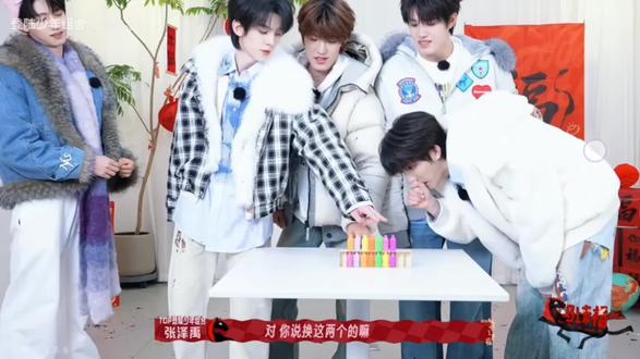 今年的最后一个笑料是LEFT给的#左航 #左航物料