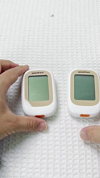 📱双机合体如血糖界“玄冥二老”,三要三不要记牢才能稳如老狗!测前洗手比搓麻将还认真,试纸干燥得像沙漠骆驼🐫,别刚跑完步就扎针——不然数据能跳广场舞!#鱼跃 #血糖仪 #糖尿病