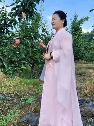 #好物种草 #好物推荐🔥 #自用好物推荐 #传承文化 #每日分享合香珠 非遗文化的传承,中国的奢侈品,拒绝用化某学,严格按照老祖宗的配比,用良心去做@抖音创作小助手 @抖音媒体内容优推官 @抖音小助手