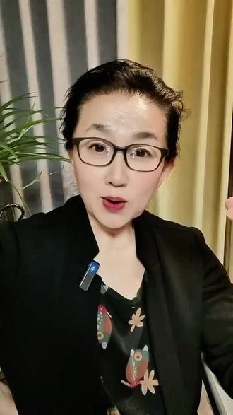 五二年的龙,74岁了,长流水命,97年香港回归,你45岁,98年特大洪水,你46岁,03年非典,你51岁,08年地震,你55岁。一晃半生已过,五二年的龙,现在你们过得还好吗?愿五二年的龙,福寿安康,一切安好。#正能量传递 #属龙人#52年的龙 #情感表达 #小溪漫语