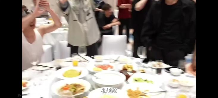 好笑吗,年会,丁程鑫,加注,特等奖,六万六千六百六十六,方片五,余政霖
#时代峰峻#丁程鑫#余政霖#时代峰峻年会