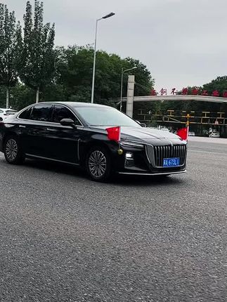 再过几天就是国庆节了,到时候满大街的中国红,装上这款车载吸盘旗自豪感满满!如果信仰有颜色 那一定是中国红!#车载吸盘旗 #汽车吸盘旗 #车载迎宾旗