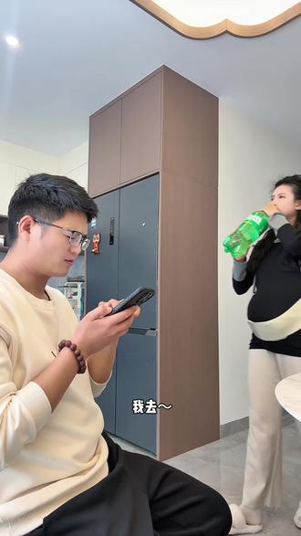 不管你#怀孕 多少周,只要感觉肚子发紧发硬下坠感明显,就可以把托腹带用上了,但是要买可以贴身带的,面料柔软的,因为孕中晚期肚子真的很敏感 #孕期囤货 #托腹带 #托腹带早用早享受 #孕期