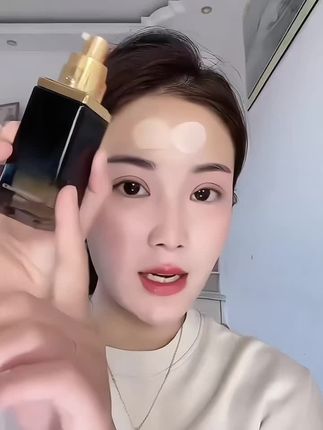 就这个花雾月日不落粉底液我真的要吹爆它,真的是日落妆不落~,持妆效果简直是绝了!#粉底液粉底液推荐分享#持妆不假面#超便宜超划算#女 生必备