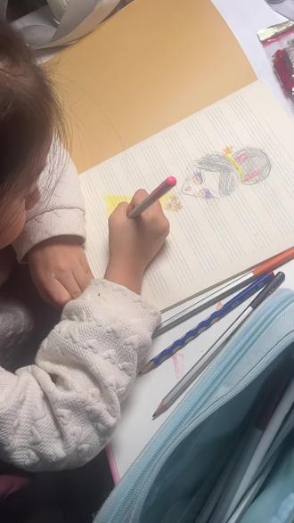 疯狂动物城主角#爱画画的小朋友 #疯狂动物城 #画画手绘 #认真的样子真可爱 #画画画画画