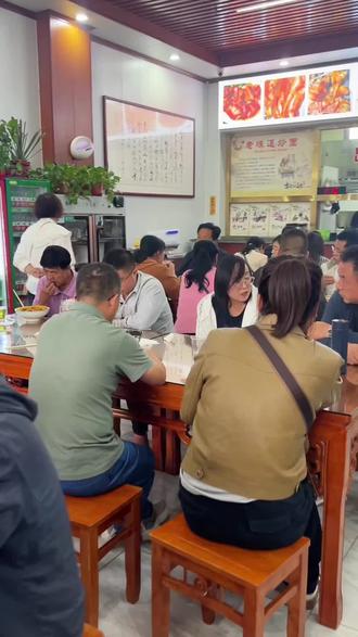泾川老味道炒面,座无虚席,挤爆了!!!