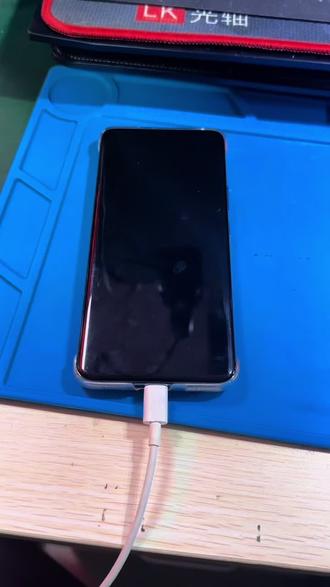 荣耀90不开机 最近真是捅了荣耀的窝,连休几个都是不开机故障!
#手机数码 #荣耀#荣耀90 #cpu