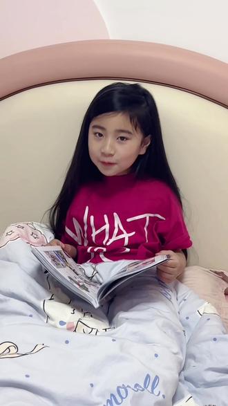 求求了,多睡一会吧 只要晚上9点半前入睡,第二天早上起床保准在看书,寻宝记已经把国内国外啃的差不多了,早上又开始早起看三毛流浪记了,这一天天的看书的瘾真的忒大了!!#阅读 #寻宝记