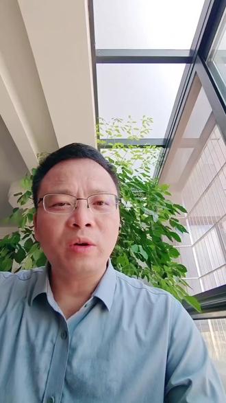 中考后的分数。 在信丰可以读哪些学校?582分以上等公办重点高中摇号,582分以下可选信丰五中,圣塔高中,信丰中专,星鸿职业学校,新阳技工学校。如果不想在信丰读,想到赣州,那就等下一期视频。