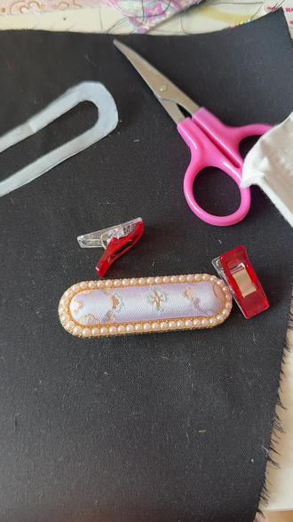 宋锦发夹教程来啦,快行动起来吧,大家可以交流下心得呀🤓#做手工我是认真的 #晒出你们的diy #非遗宋锦 #宋锦发夹 #宋锦