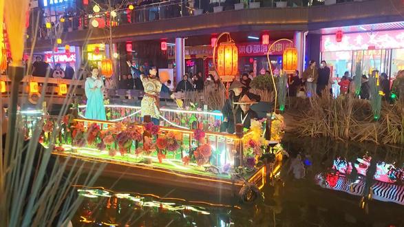 正月初四,靖远水街的节目已经拉开了序幕