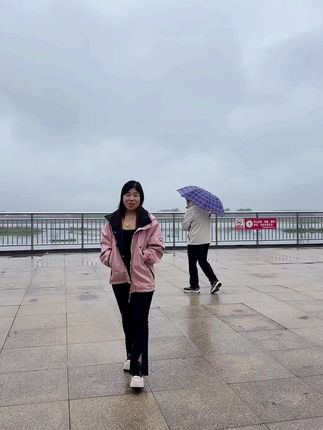 天气好冷呀,冲锋衣该备了,别看便宜,质量可好,还有运险险,老乡们入手吧!