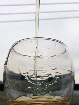 直播中,需要蜂蜜,蜂王浆的朋友,点我头像,主页里面,店铺橱窗下单#蜂蜜 #蜂王浆 #蜂王胎