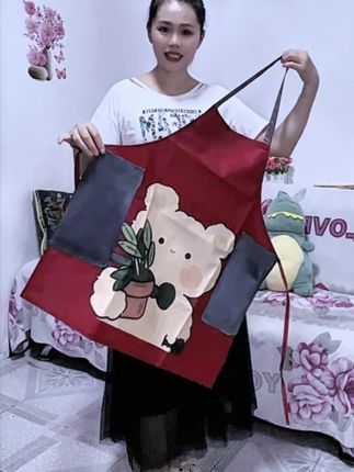 【时尚卡通防水围裙厨房做饭可擦手防水:/防油工作服】#时尚卡通防水围裙 #可擦手防水国裙#防水防油,结实耐用#两侧擦手巾大口袋,#方便实用。好看又便宜 @DOU+小助手 @巨量千川