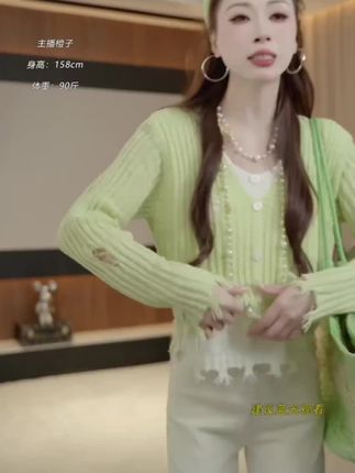 @#张予曦毕雯珺真拍了红裙抱 #深情眼 #赵露思 #许凯公主抱田曦薇甜到没边 #穿出自己的风格