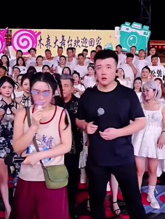 #木森大舞台 #每天不一样的精彩开场表演现场氛围感十足#木森大舞台 #现场表演视频 #真人真唱