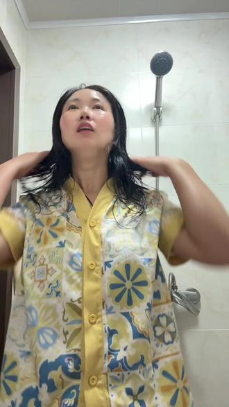 该办的事都办完了,我心里也踏实了,接下来就是好好挣钱,好好养孩子,回到家赶紧洗个澡,洗个头,家人们这个洗发水你们就放心去拍,我已经用了两年了,而且还有一种香水味#洗发水自用分享