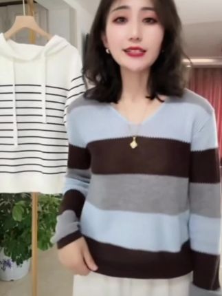 #条纹羊毛衫 #条纹慵懒风美拉德色系上衣 #秋季新款V领长袖针织衫 #宽松撞色精纺羊毛衫