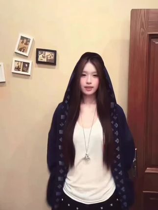 藏青色显白真的有一手~ #通勤穿搭如何摆脱土气感#早秋显身材平价上衣合集#就这样go去时装周#被秋日氛围感穿搭拿捏了#CKKOR穿搭 hj