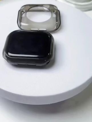【Apple Watch S10的神仙保护壳!这谁能拒绝啊!😍】,家人们谁懂啊!找了N久的苹果手表保护壳终于被我挖到了!!✨,拿到手真的被细节惊艳到!全机360°无缝包裹,亲肤TPU内壳,摸起来手感软fufu的超治愈~🤩按键孔位精准到毫米级,按下去和原装没差!旋转表冠的防护圈设计太贴心了,阻尼感刚刚好,操作顺滑到起飞!🛫,搭配的意大利小牛皮腕带绝了!28道鞣制工艺,纹理细腻得像艺术品,戴一整天都不勒手~💯还有纳米疏水涂层,出汗下雨都不怕!关键是防摔性能超牛,1.5米掉落测试稳如泰山!📱,这哪是保护壳,分明是手表的灵魂伴侣!姐妹们闭眼冲不踩雷!💖#强烈推荐 #苹果手表壳#苹果手表保护壳 #applewatch保护壳 #iwatch保护壳