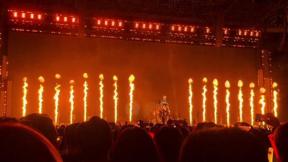 有誰懂生日場滿配的含金量( ̄▽ ̄) 還是我的家場
ps 那門票是一開始搶不到然後吃完飯在開票後一小時搶到的1780回流票 /doge (*ˉ︶ˉ*)
#邓紫棋香港演唱会 #邓紫棋生日场 #邓紫棋 #邓紫棋巡演日记 #鄧紫棋