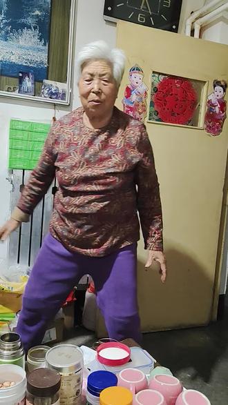 八十多岁的老妈分享每天的自创早操😃😃😃