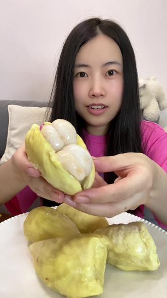 自制几款榴莲美食! 干噎酸奶配榴莲太好吃了!更丝滑,更绵密!告诉我,榴莲还能配什么?#大口炫榴莲 #吃货主播上线 #美食博主养成记 #榴莲配山竹 #榴莲配干噎酸奶