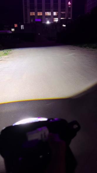 豪爵ufr150升级单矩阵透镜方案,改单个效果,省钱方案。
#ufr150 #uhr#ns150gx #pcx #踏板车改装