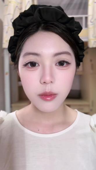 这个真的是我的年度最爱,好喜欢😍 #腮红分享 #氛围感腮红 #韩系 #韩妆 #腮红膏