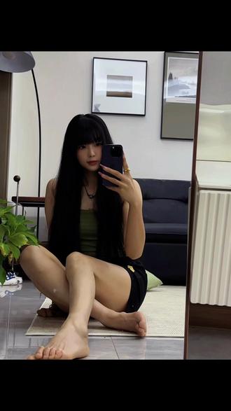 蠢货,低认知的优越感叫自以为是
