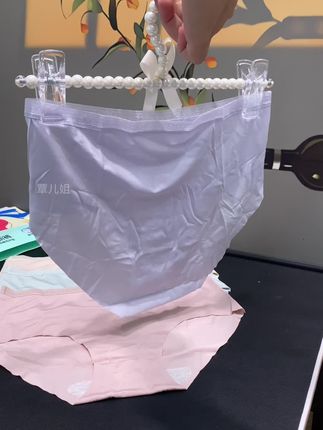 假期出行游的#一次性内裤 记得安排上#嫚熙 家的高端红山茶系列,不仅方便卫生舒适柔软还细腻。母婴大品牌放心入#出差旅行必备#母婴好物#出门必备