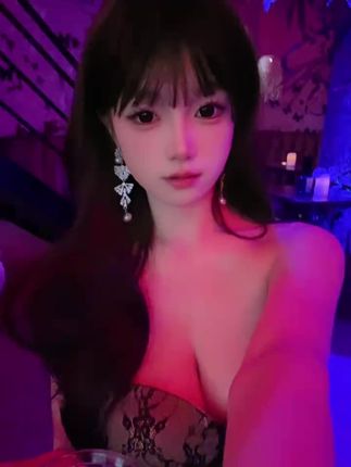 其实我第一眼看到你就想🫧你 但是像我们这种斯文的管这叫一见钟情