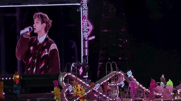 这次真的和你一起跨年!!!
我倒数三二一!
爱能翻山越岭#汪苏泷
离了他谁给我们放六分钟的烟花