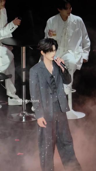 所有人请听港风男神唱#dehors #粤语 #云旗 #澳门演唱会