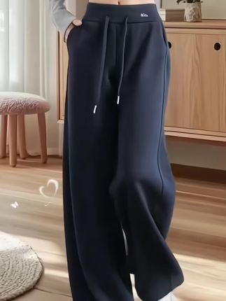 #梨形身材穿搭大赏 #秋季上新 #百搭裤子 #显高显瘦显腿长 #高级感穿搭@抖加🔥上热门🔥dou+🔥热点宝 @DOU+上热门 @DOU+小助手