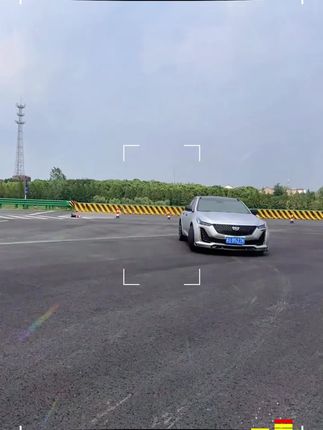 车顶装上这个龙角也太酷了吧!让你兄弟女朋友给你买#汽车好物 #车顶龙角装饰 #汽车龙角型装饰 #玩个很新的东西 #弧光速型绕流鳍
