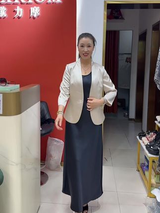 法式修身西服套裙#高级穿搭 #每日穿搭 #新款连衣裙 #与众不同 #双流歌力摩