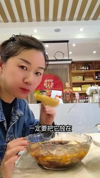 冷面和锅包肉就像豆浆和油条绝配#热门#真实生活分享计划 #延吉美食 #延吉物价