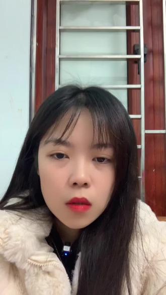 很多中国人都把 ‘ư’ 读成 ‘u’ 或 ‘i’ ❌
听一听:
u —— ư
tu —— tư
你能听出来吗?”
#越南语好难 #越南语daydayup #学语言