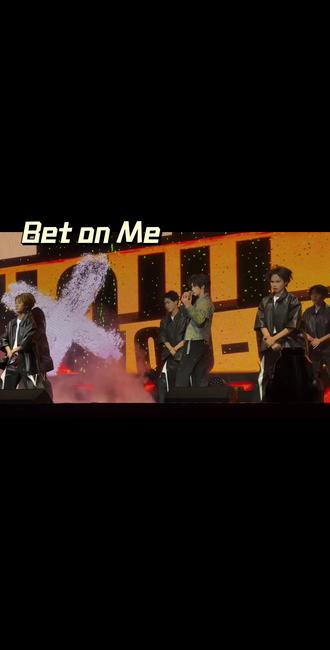 #云旗郝熠然演唱会 2.28纪录片~Bet on Me~云旗
分享记录我的大明星成长日记#我担秒了全世界 #演出现场视频 云旗的音色太令人着迷