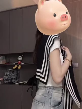 百搭衬衫女士针织条纹披肩外搭洋气高档2025年新款坎肩女款爆款#正反两穿披肩 #披肩 #披肩外套 #披肩斗篷 #披肩外套小马甲@DOU+小助手 @DOU+好生意