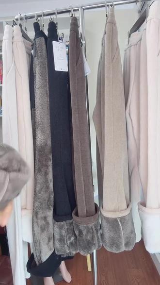 欧棉绒面料直筒裤,不抽丝不勾丝不起静电。有微微弹性,四个颜色可选,高腰窄版。#穿着得体是一种生活态度 #做服装我们是认真的 #穿着得体是一种生活态度